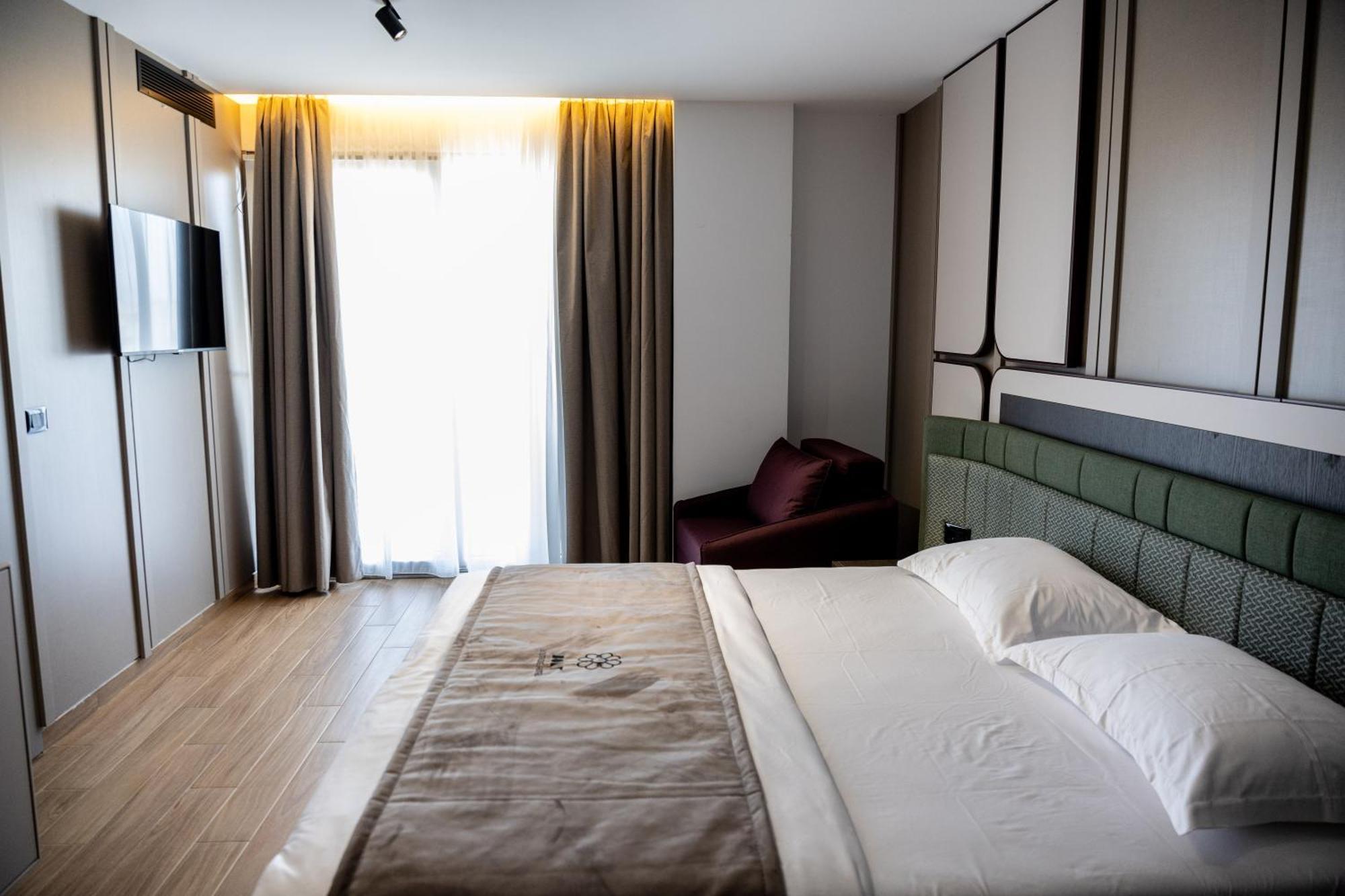 Bolt Boutique Hotel Lezhë Exterior foto